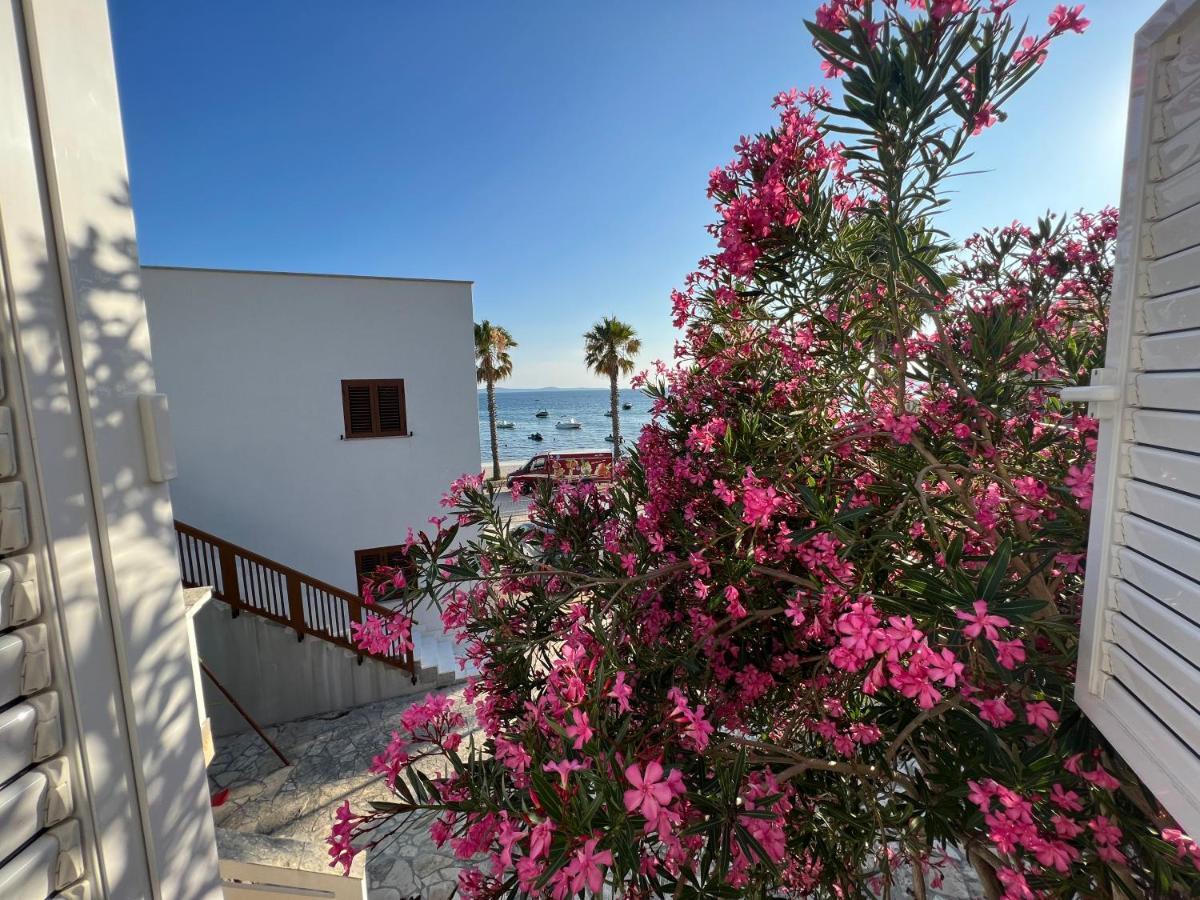 Emko Apartmens Vir Exterior foto
