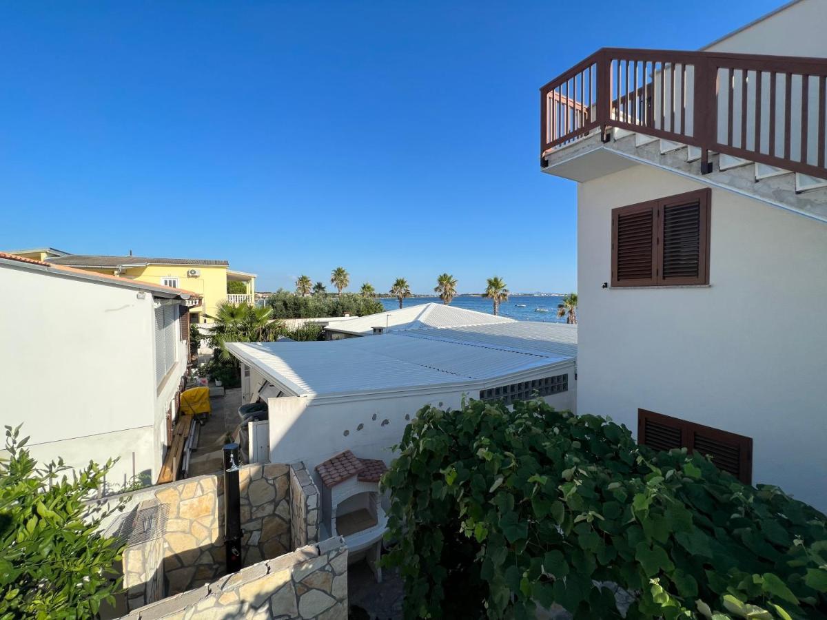 Emko Apartmens Vir Exterior foto
