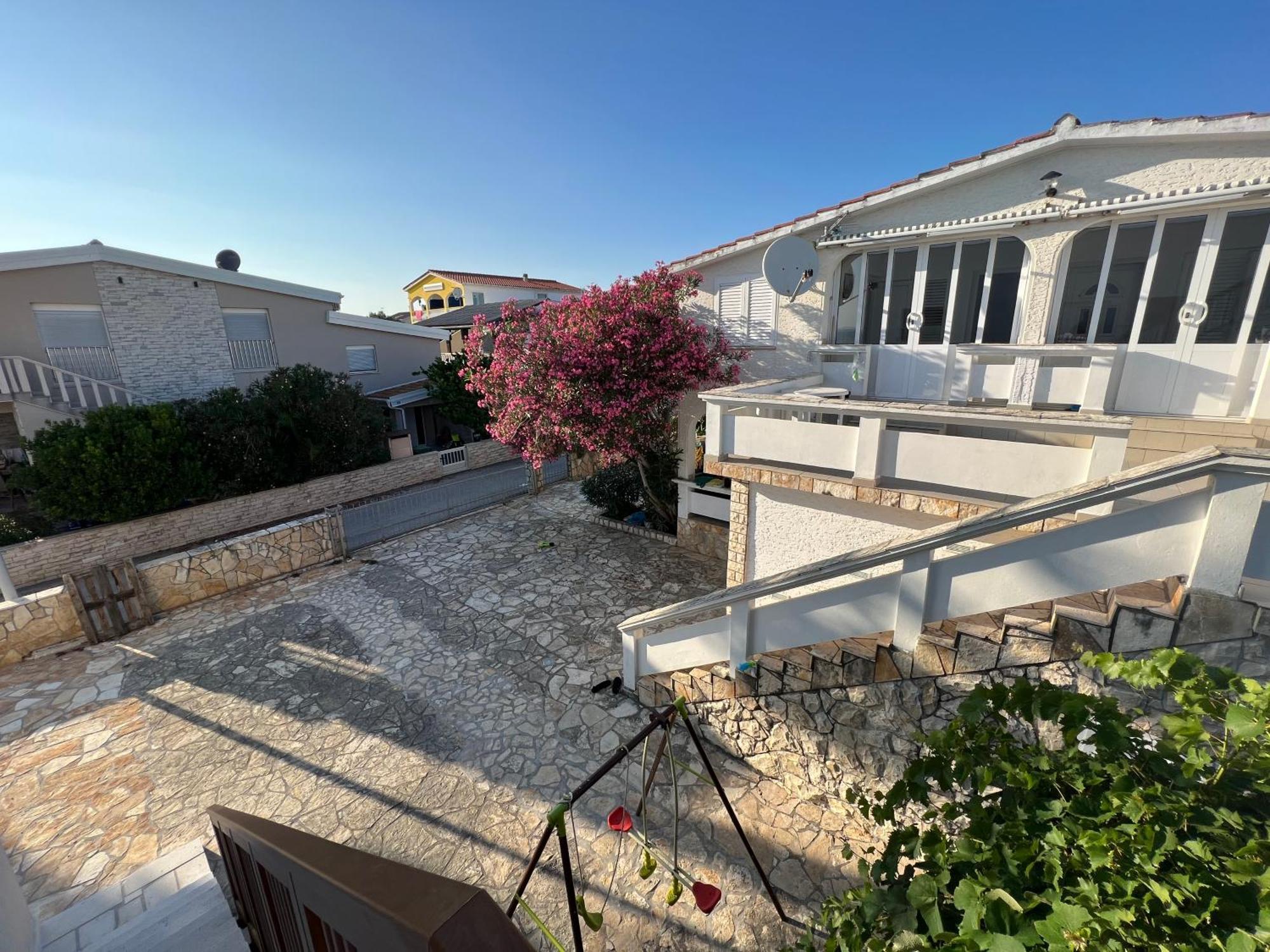 Emko Apartmens Vir Exterior foto